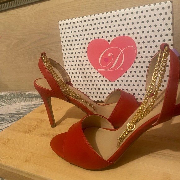 Grab this lovely pair of sexy red heels for that special occasion. Brand new - Picture 5 of 6